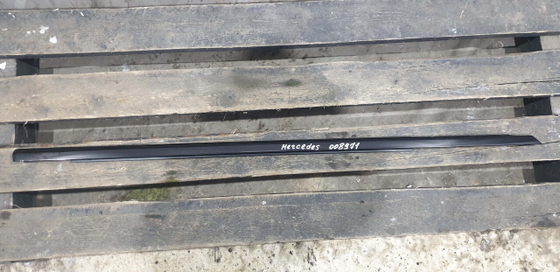 Молдинг двери передней правой Mercedes E (W213) 16-нв Б/У Оригинал A2137209604