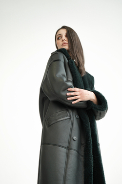 Дубленка-пальто темно-зеленая