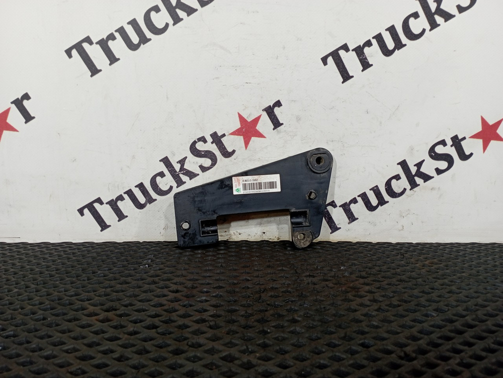 Кронштейн фары левой