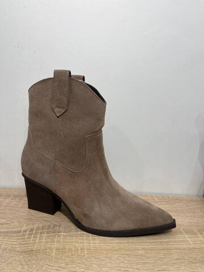 Казаки из натуральной замши ARAZ