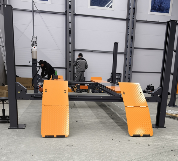 Поставка и монтаж четырехстоечного подъемника бренда WiederKraft