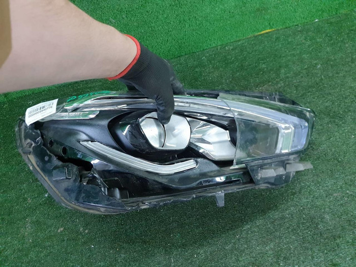 Битая Фара правая Mercedes CLA C118 (19-23) LED