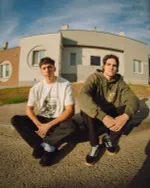 Купить Футболка Подполье First Show молочная Футболка Подполье First Show молочная