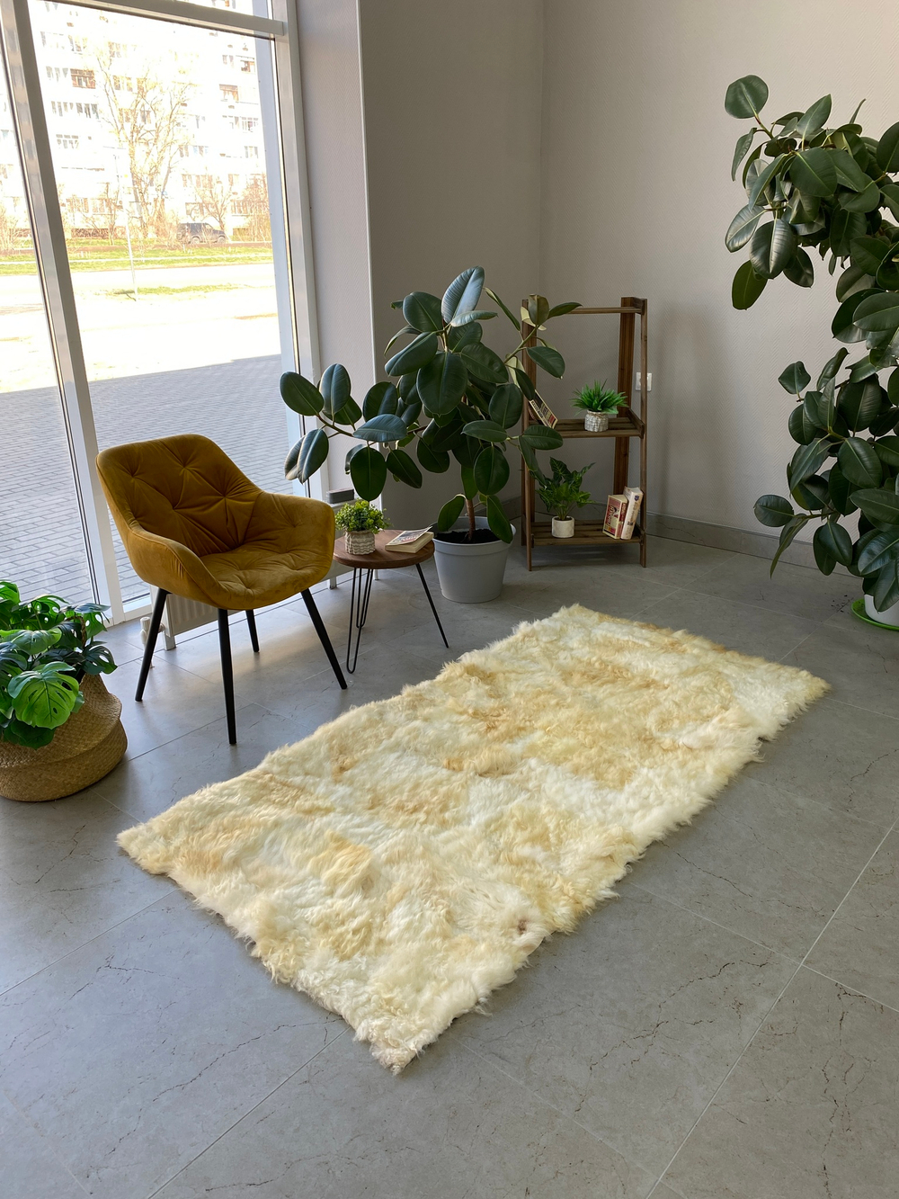 Меховой коврик накидка на кресло из овчины