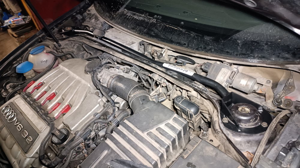 Распорка передних стоек (цельная) Audi A3 2 (8P) (ПОД ЗАКАЗ)