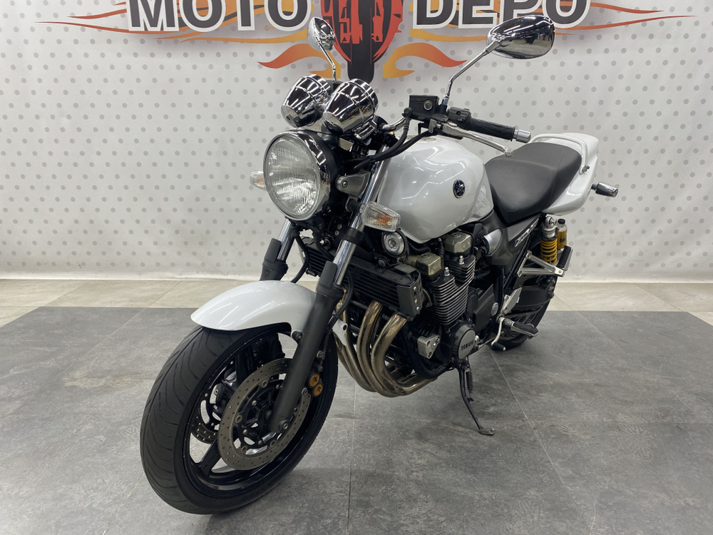 Yamaha XJR1300 , 2011