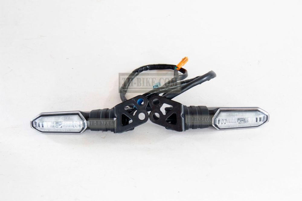 3.4W LED WINKERs front set for Honda CRF250L-M, CRF300L (non LED) 2012-2025. OEM Stock for Asian model
