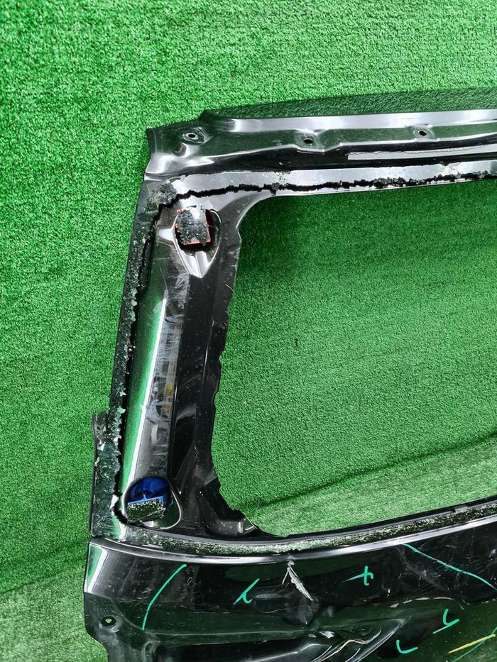 Крышка багажника Lexus LX 3 (2015-2023)