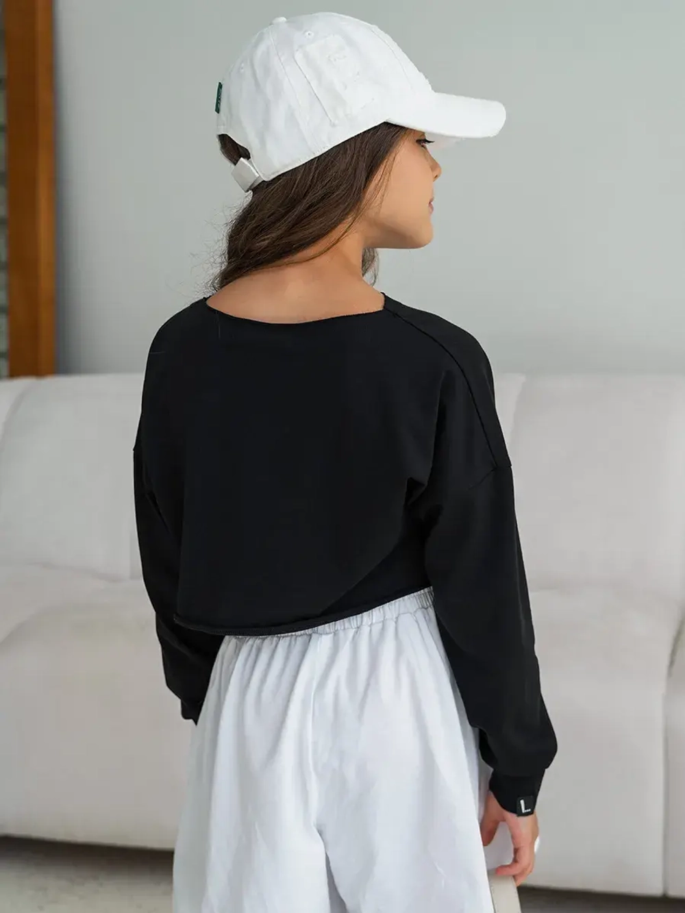 Лонгслив для девочки укороченный, черный