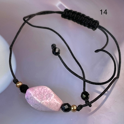 51682  Браслет с камнем в ассортименте