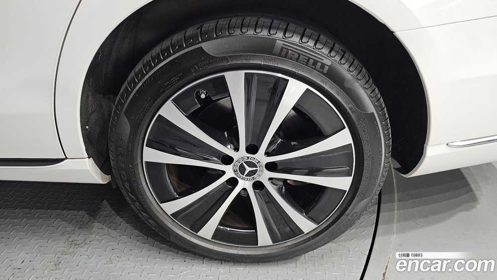 Mercedes-Benz E-Class W213 E300e 4MATIC Exclusive (09.2020)