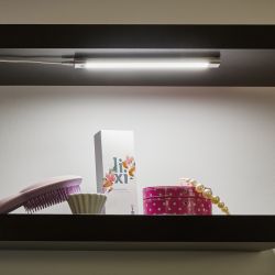 ULI-F46-5W-2700-6000K-DIM SENSOR IP20 SILVER Светильник светодиодный для мебели. 300x30x11.5мм. 400Lm. ТМ Uniel