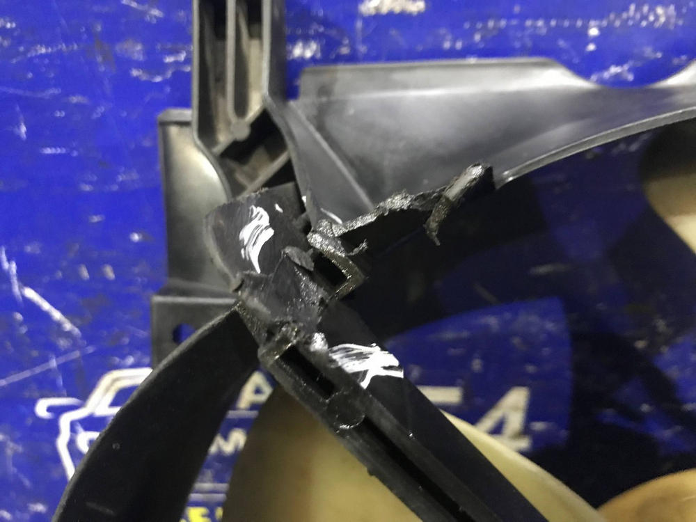 Диффузор радиатора двигателя TOYOTA CORSA 1991