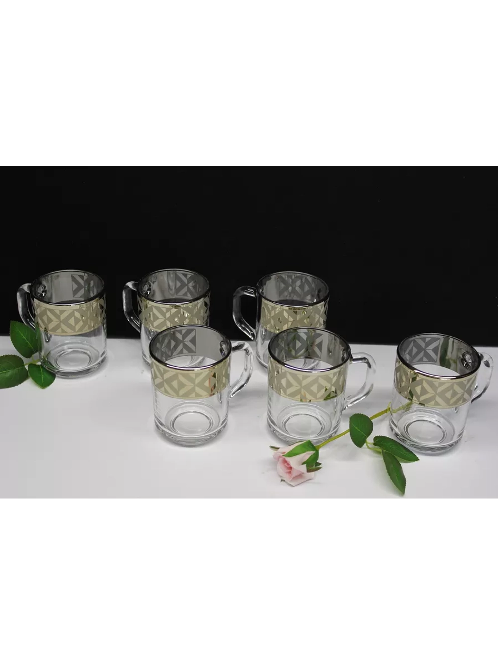 Набор кружек для чая и кофе.