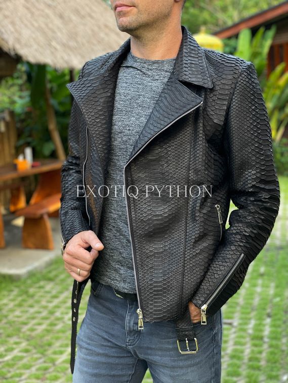 Мужская куртка косуха из черной кожи питона JT-114