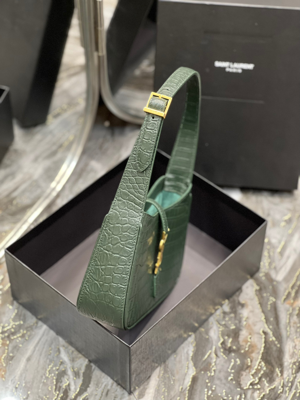 Saint Laurent Le 5 à 7 Hobo Bag