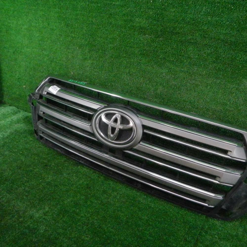 Решетка радиатора Toyota Land Cruiser 200 (2015-2021)