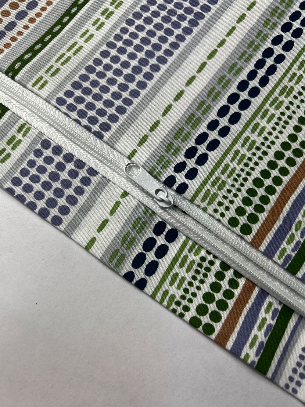 Постельное белье "Бисер (компаньон)" семейное наволочки 50х70 2шт Простынь на резинке 160х200 см Пододеяльник 145х215 см(2шт) Сказка сатин