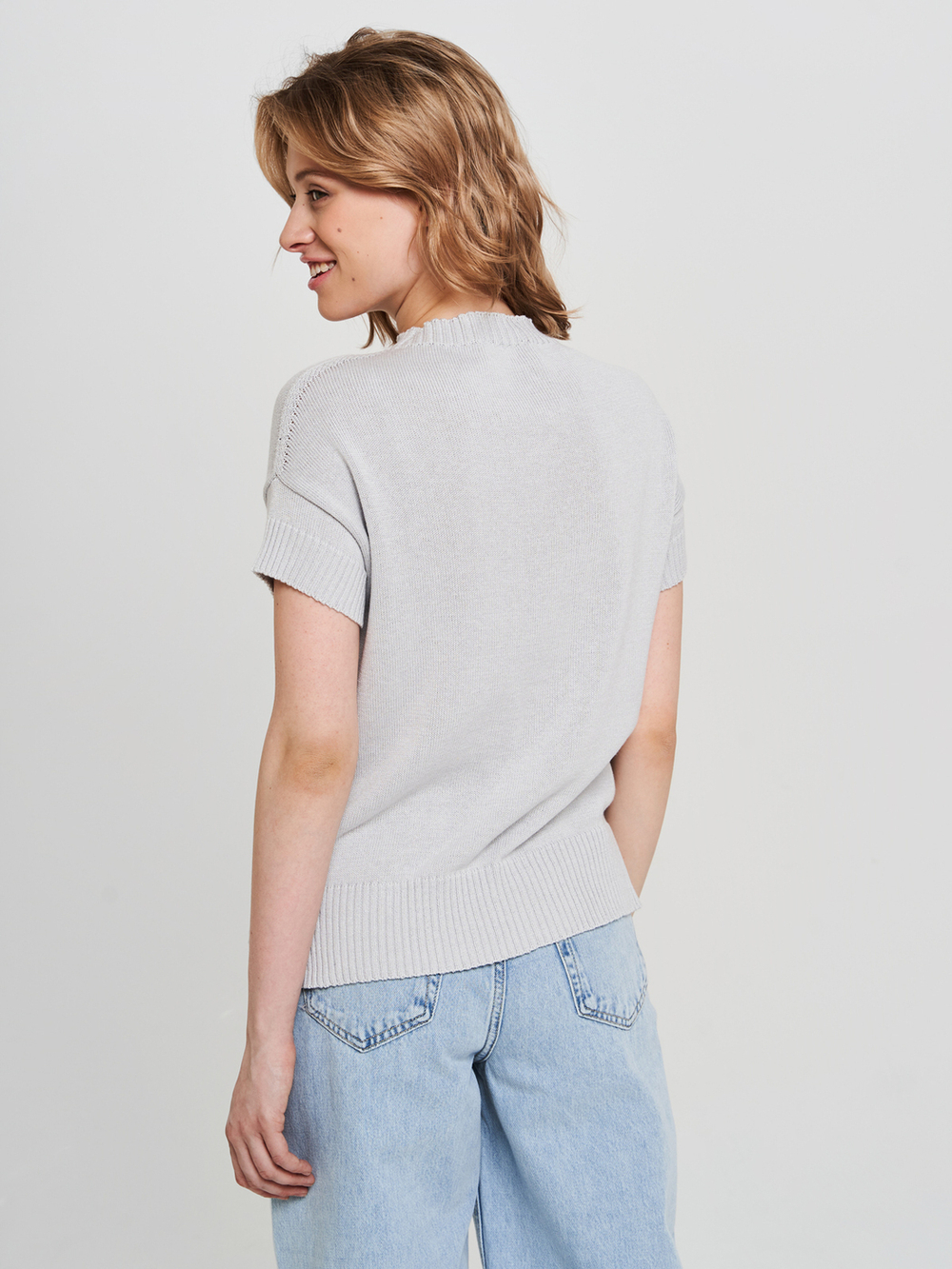 Джемпер "сердечко" светло-серый