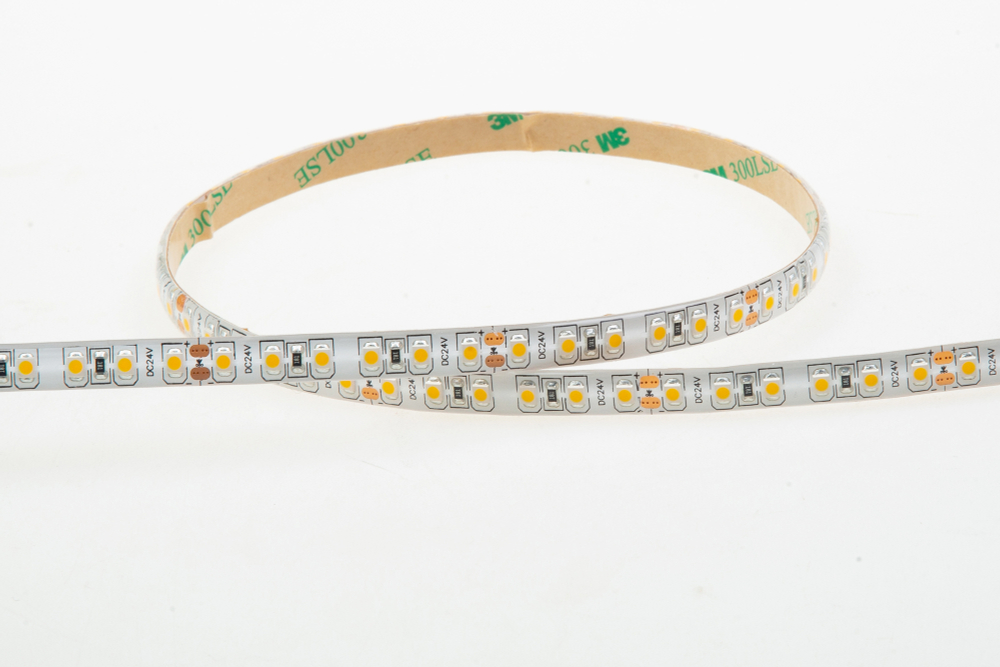 Лента светодиодная SMD нейтральная DC24V 9, 6W/m 4000K 720Lm/m 120д/м CRI>95 IP65,  упаковка 5 метров,  ширина 8мм,  высота 2мм,  самоклейкая
