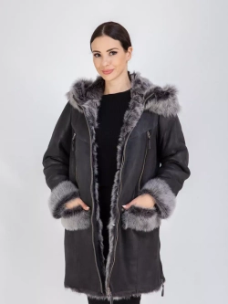 Дубленка зимняя с капюшоном натуральная