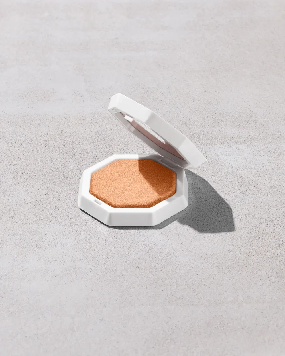 FENTY BEAUTY DEMI GLOW Highlighter 05 Yum Rum Хайлайтер