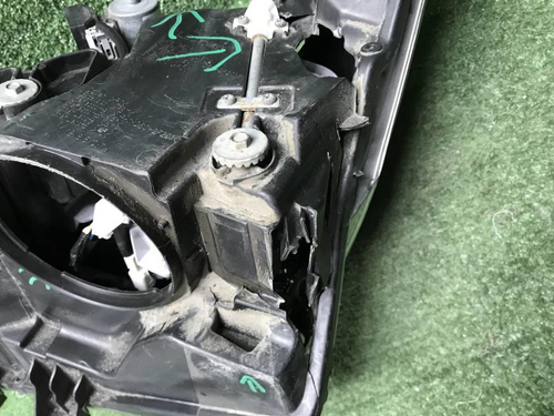 Битая Фара правая Lexus GX 2 (2013-2019) LED