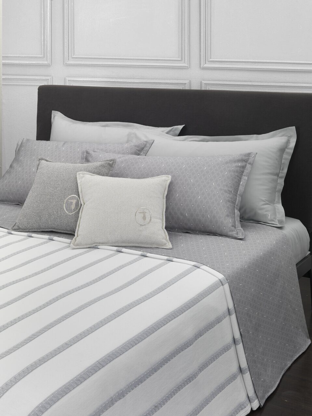 Постельное белье 2 спальное евро Trussardi Royal Grey Hound grey