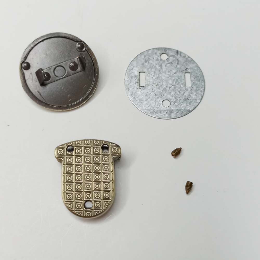 Замок вертушка на винтах 30*35 Антик