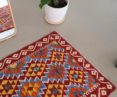 Коврик красный с узором