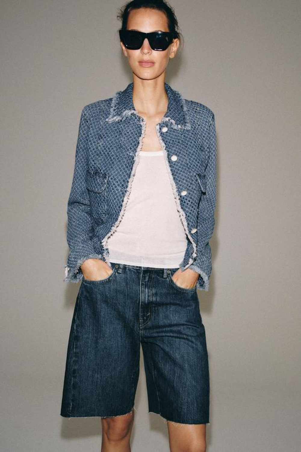 ZARA ДЖИНСОВЫЕ ШОРТЫ RELAXED СО СРЕДНЕЙ ПОСАДКОЙ — ZW COLLECTION, СИНИЙ