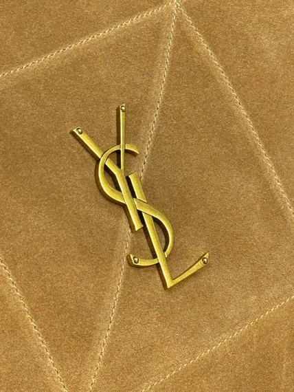 Замшевая сумка через плечо Saint Laurent Jamie, украшенная стежкой CARRÉ RIVE GAUCHE.