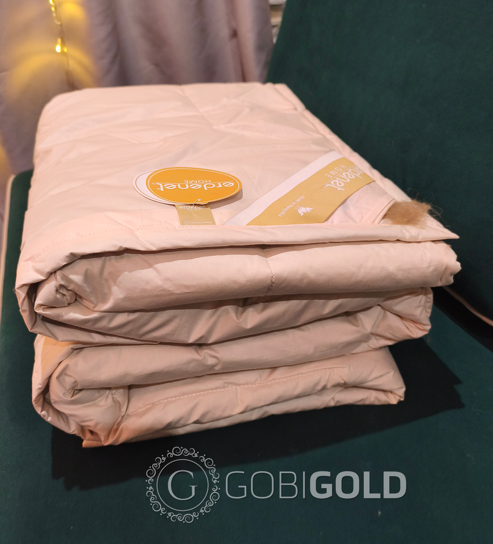 Одеяло стеганое из 100% верблюжьего пуха 200х220 см. (ERDENET) - пудра