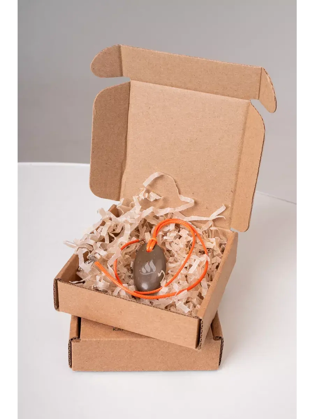 Подвеска на шею