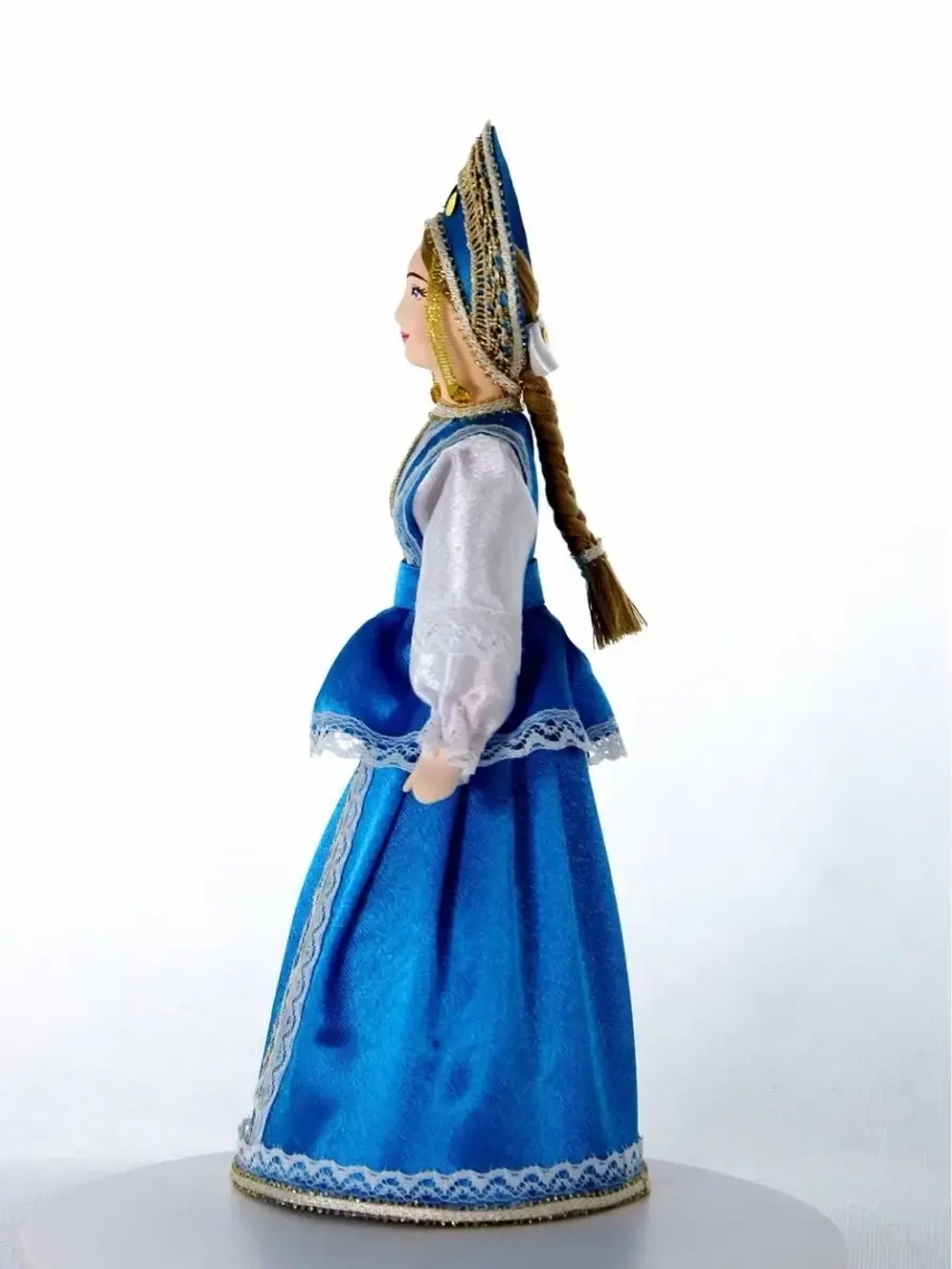 Кукла коллекционная фарфоровая в русском девичьем летнем костюме
