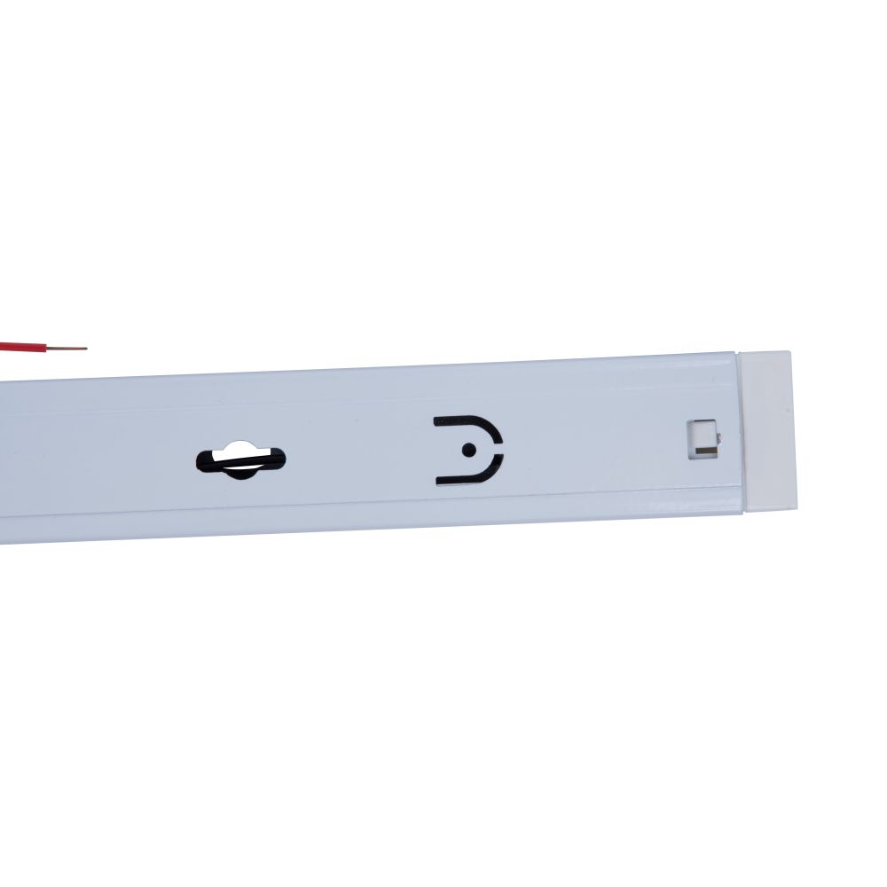 ULT-B01A T8x1-L60 WHITE Светильник линейный накладной. Цоколь G13 под светодиодную лампу T8 не в-к. Корпус белый. TM Uniel