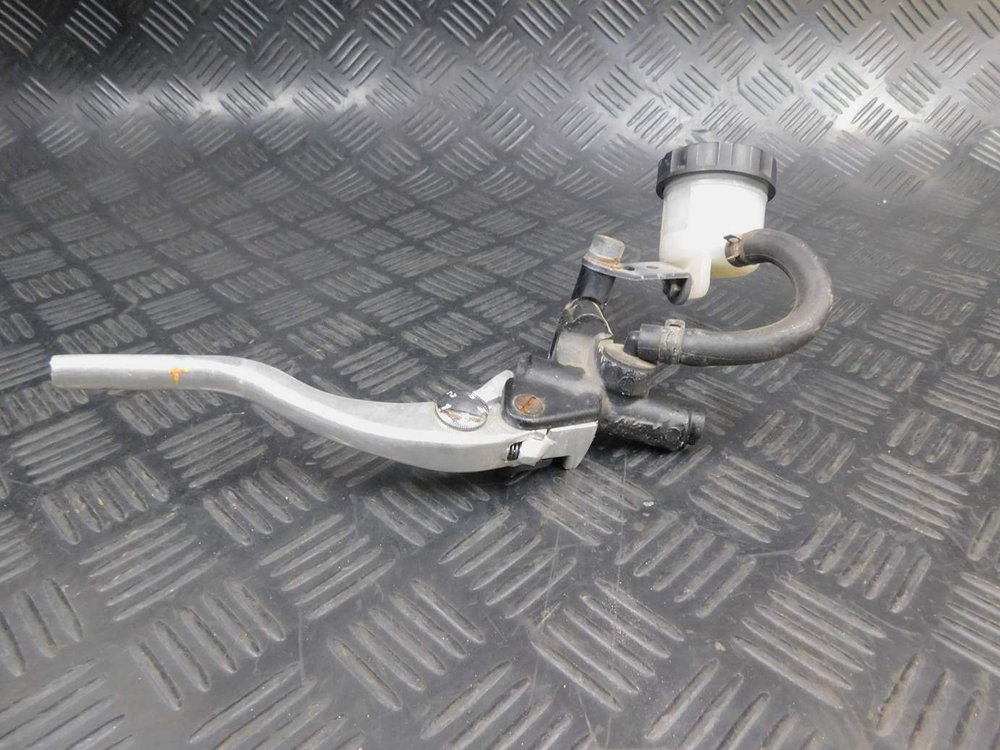 Цилиндр переднего тормоза Kawasaki ZZR 400 98 (не сток) 053029