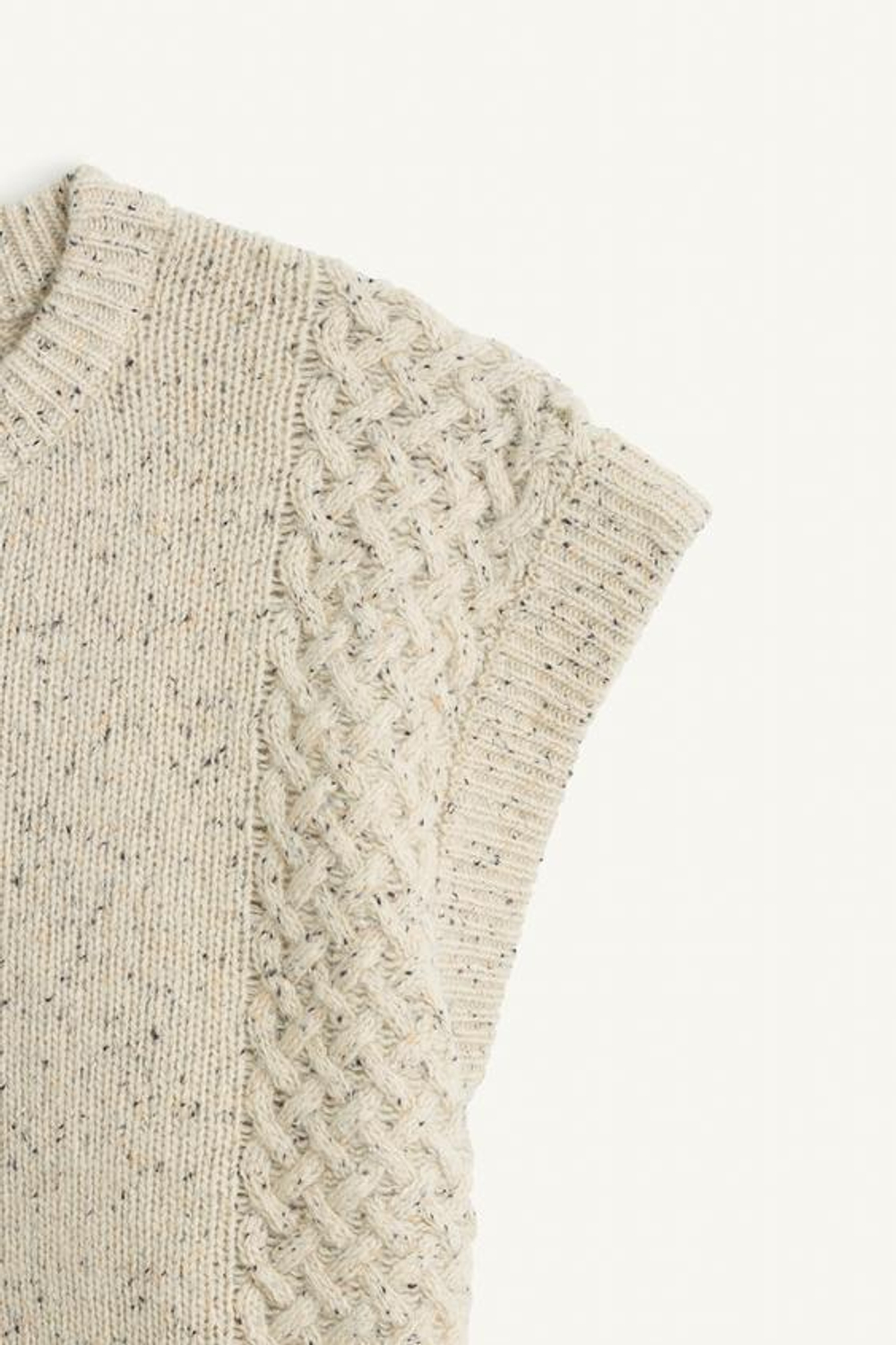 ZARA ВЯЗАНЫЙ ЖИЛЕТ СВОБОДНОГО КРОЯ ИЗ СМЕСИ ШЕРСТИ, ЭКРЮ