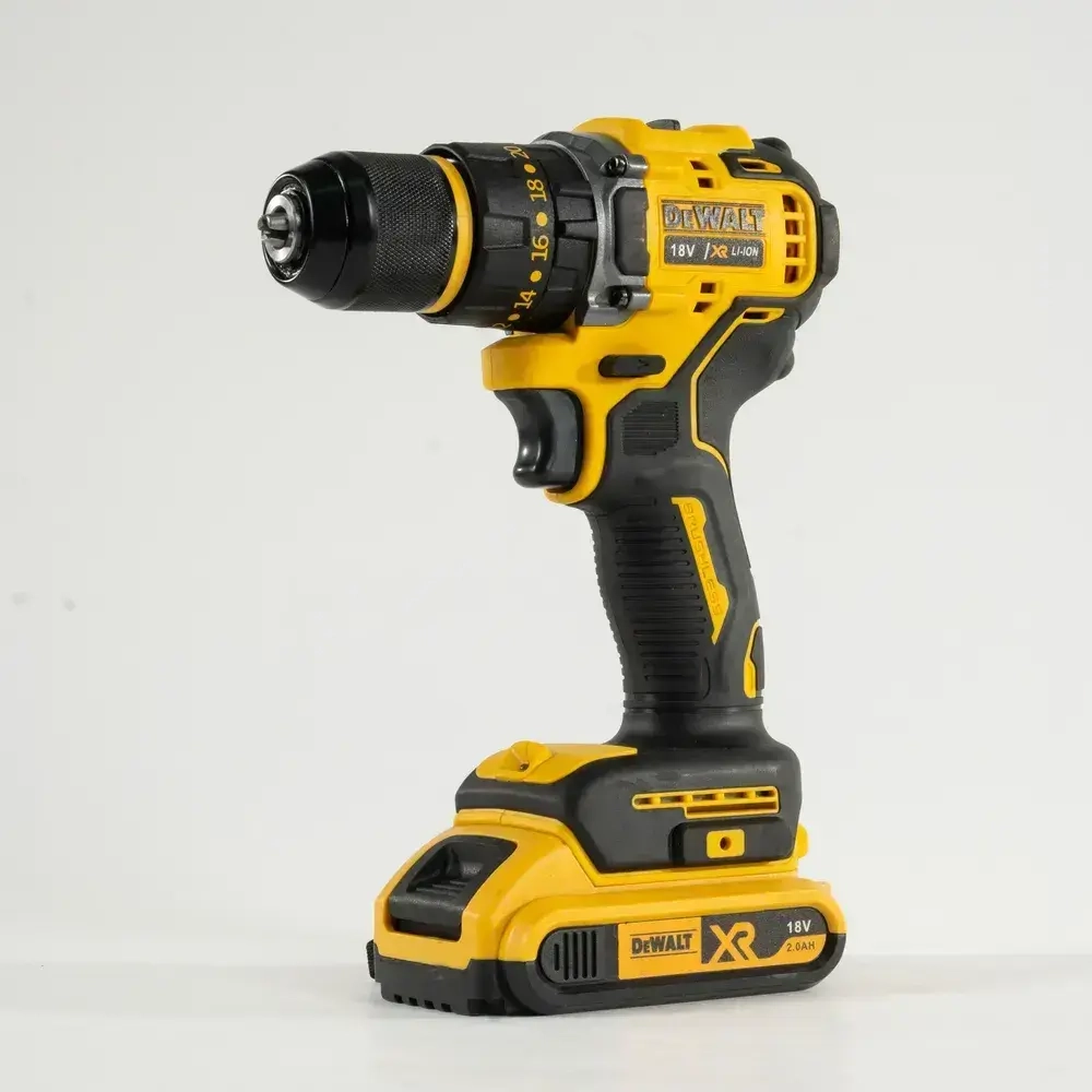 DeWalt Дрель-шуруповерт, 18 В, 60 Нм, 2 АКБ