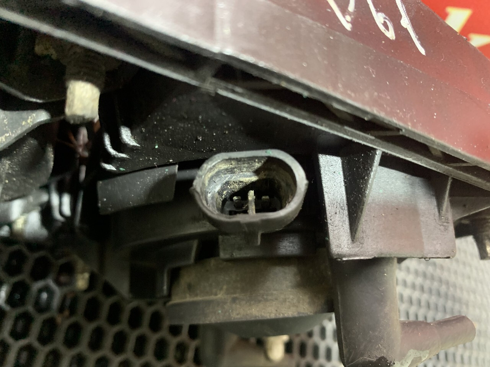 Фара противотуманная левая