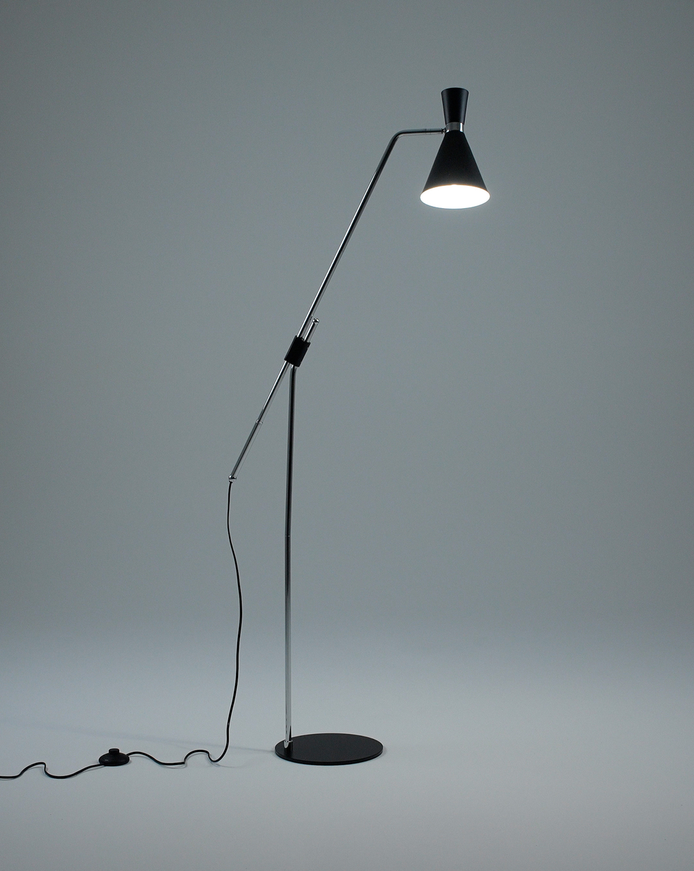 Торшер Moderli V10997-F Page