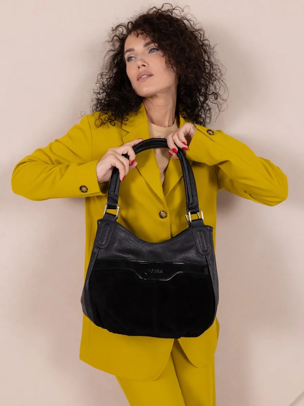 Сумка через плечо средняя классическая