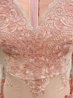 Платье кружевное в сетку с длинным рукавом