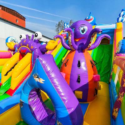 Коммерческий надувной батут  «В гостях у моря 2» с горкой, 10*5*5 м