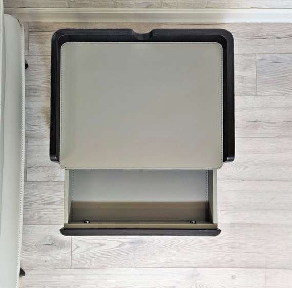 Прикроватная тумбочка Yokima L с полкой и ящиком