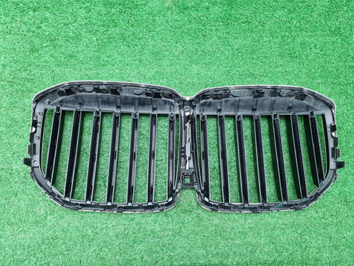 Решетка радиатора BMW X7 G07 (2022-н.в.)