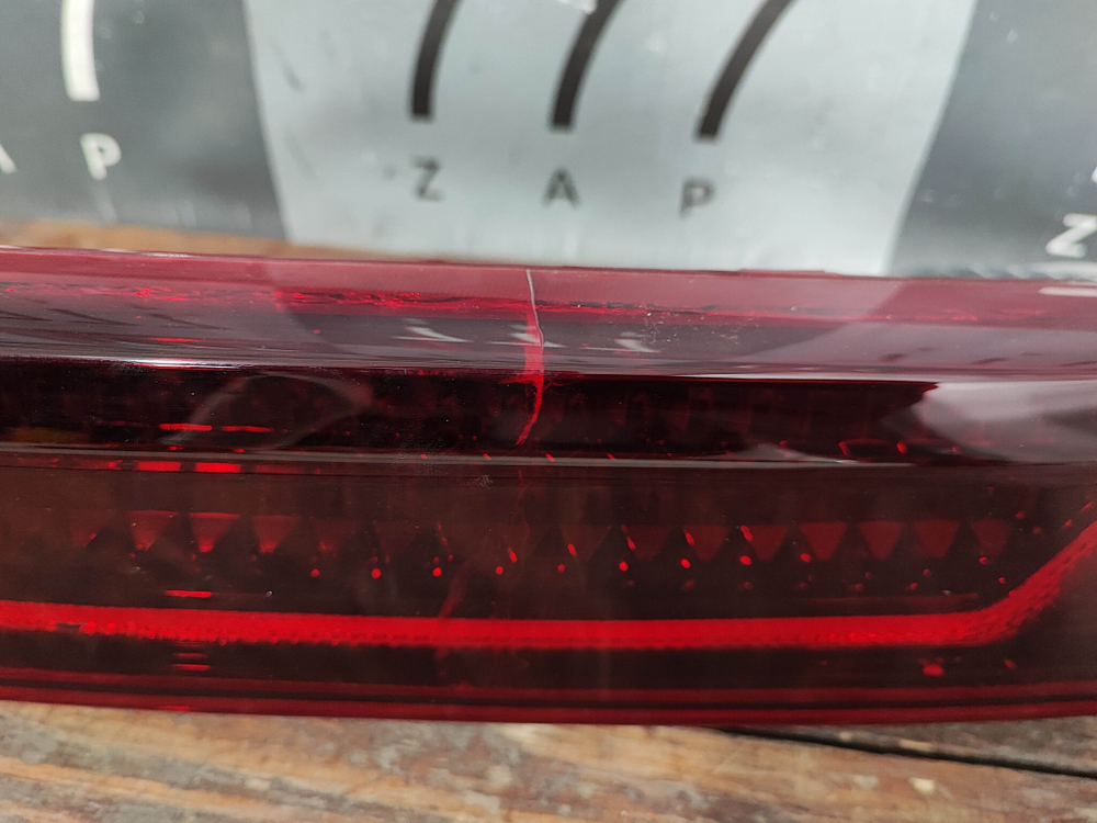 Фонарь задний центральный Kia Carnival 4 (KA4) 20-нв Б/У Оригинал 92409R0120