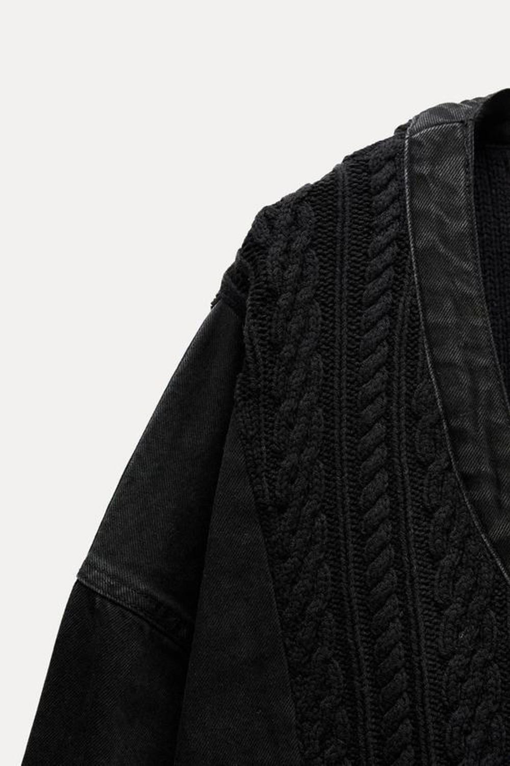 ZARA КАРДИГАН C ДЖИНСОВЫМИ ДЕТАЛЯМИ, ЧЕРНЫЙ