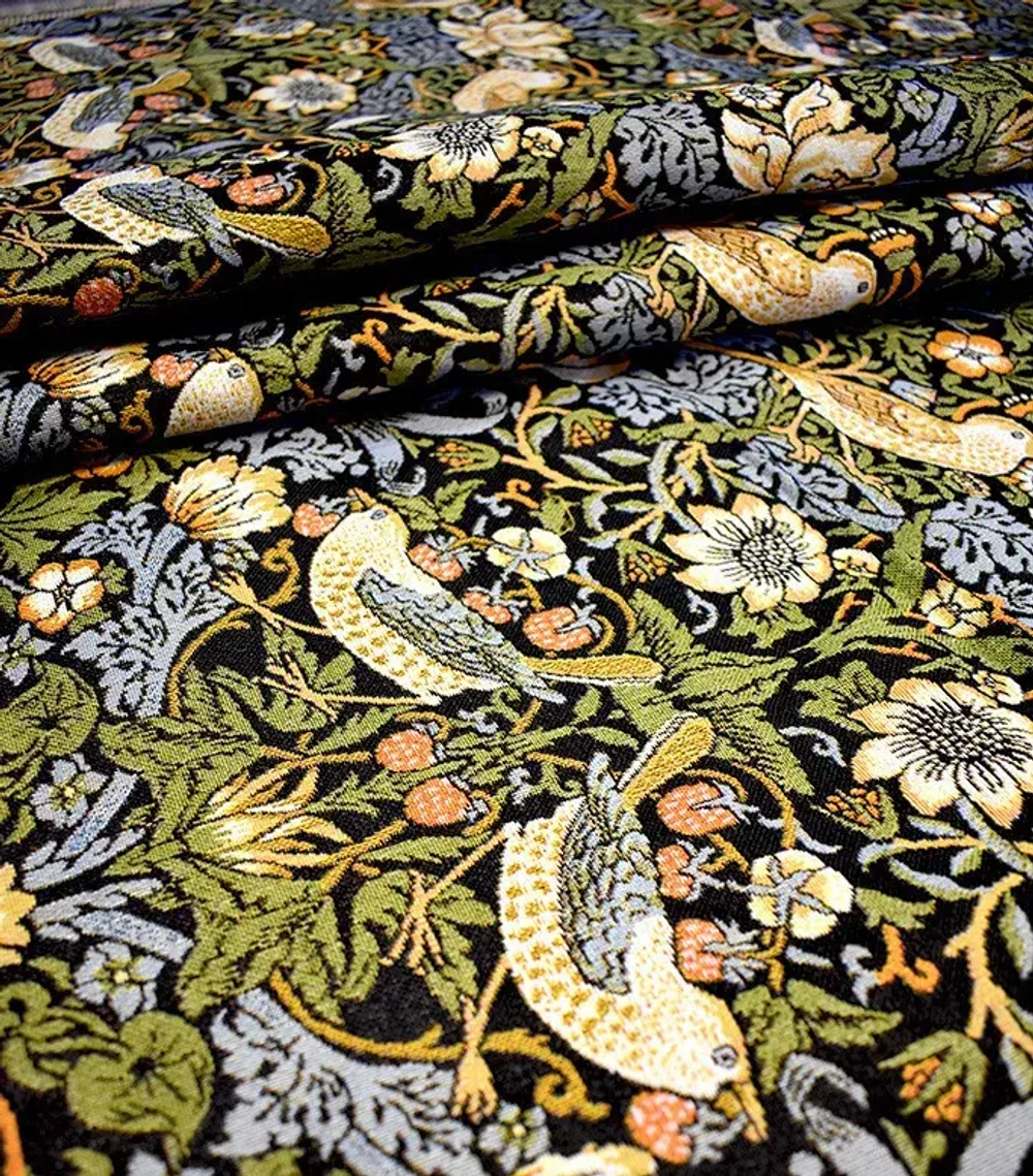 Гобеленовая ткань Земляничные воришки чёрный фон 175 см