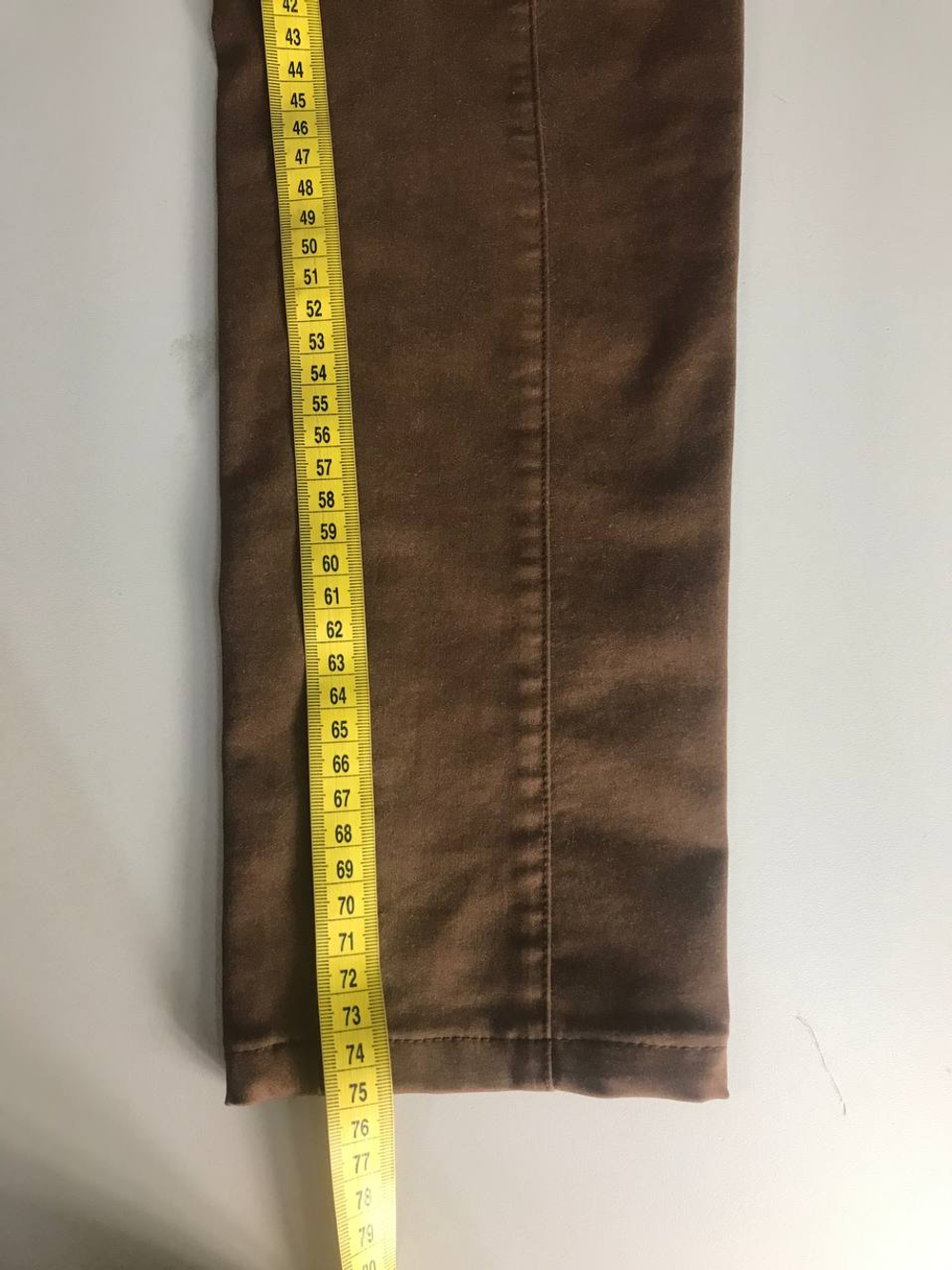 Брюки Massimo Dutti модного оттенка, маркировка 42, визуально на 48 размер